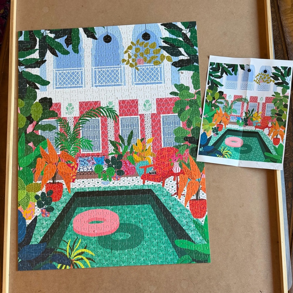 Enjoying the Pool 800-piece puzzle by Jiggy